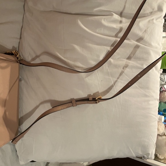 Michael Kors cross body - Picture 8 of 15